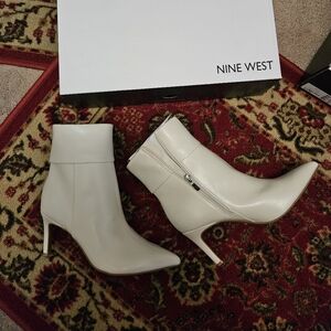 NWT ☆ Nine West Ankle Boots, Size 6.5, Brand NEW!